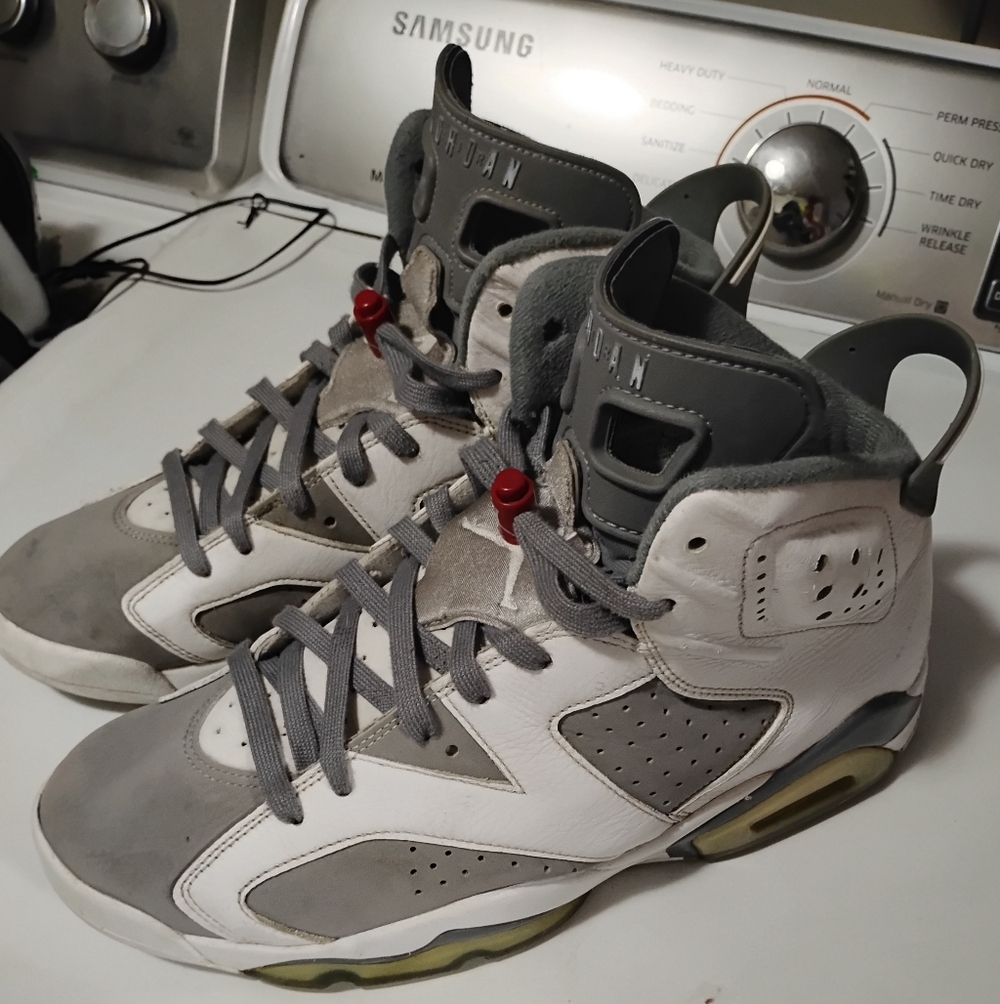 Jordan Athletic Shoes in White and Gray
